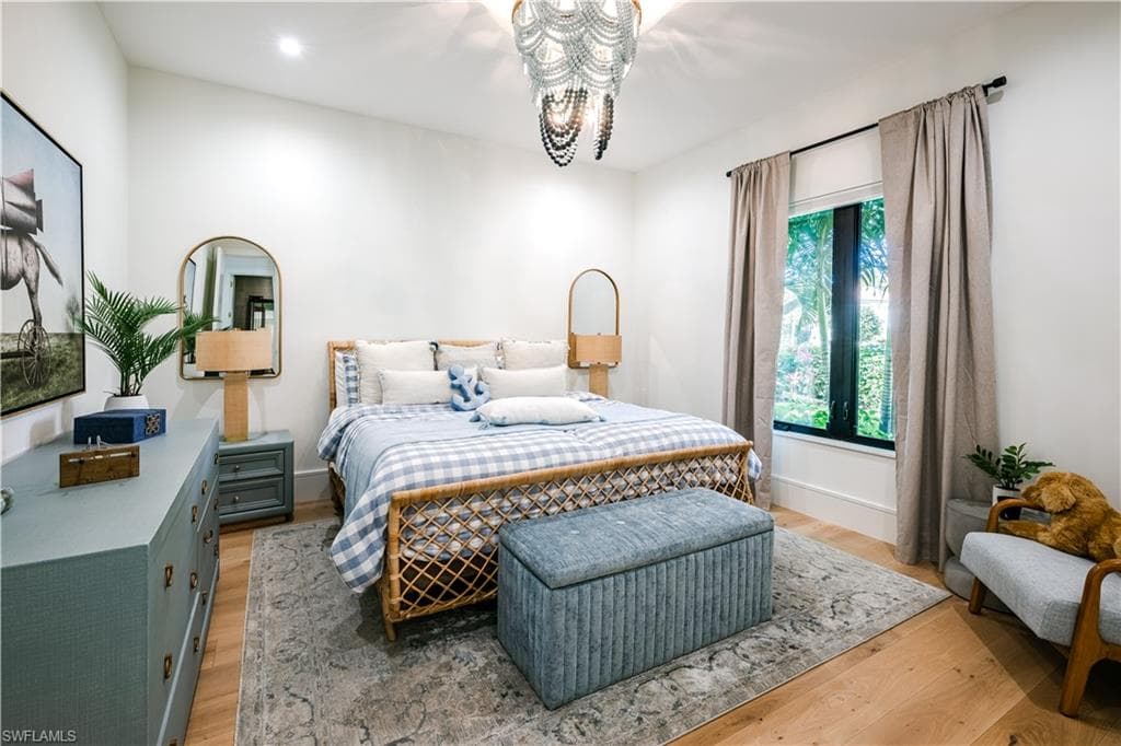 681 Katemore LN, NAPLES FL 34108-19