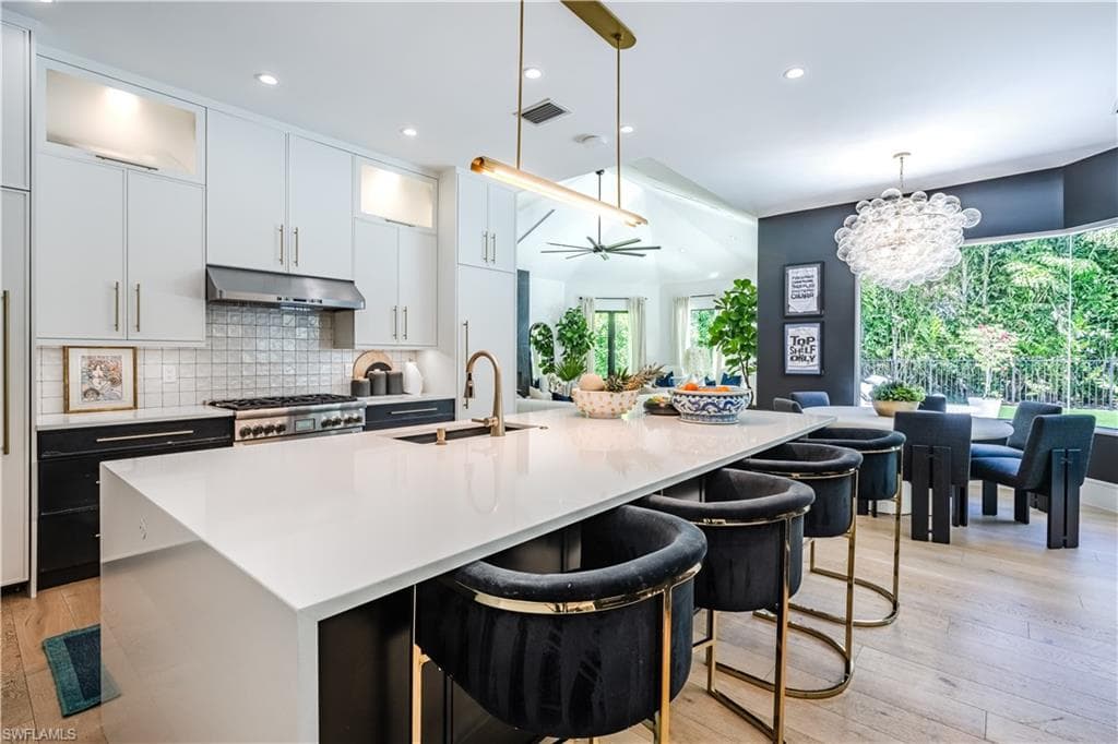 681 Katemore LN, NAPLES FL 34108-13