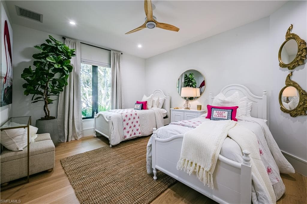 681 Katemore LN, NAPLES FL 34108-39