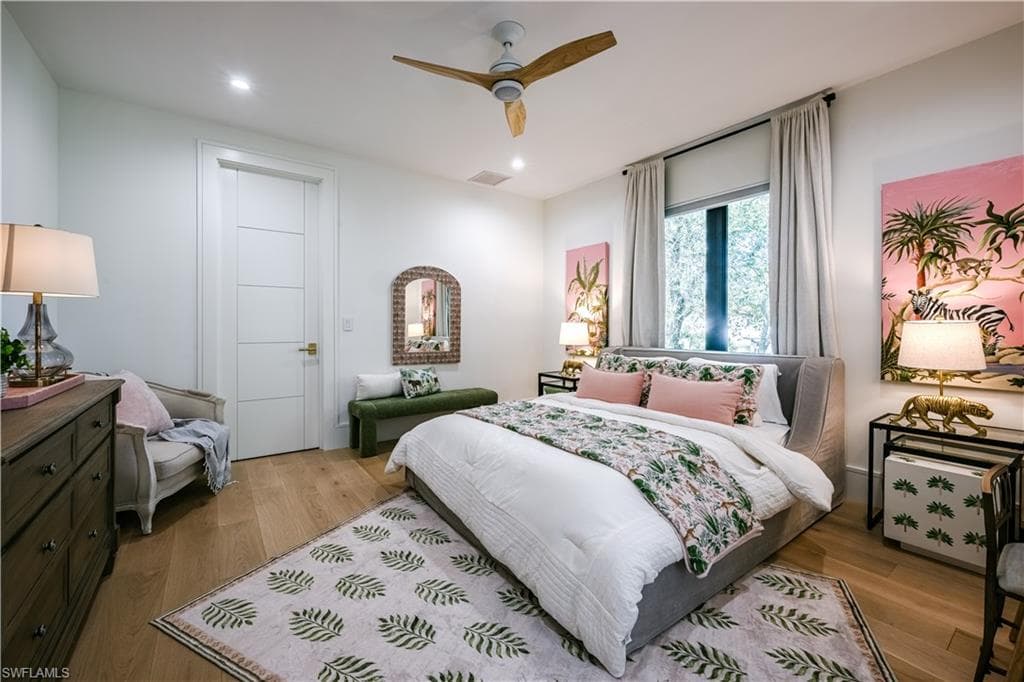 681 Katemore LN, NAPLES FL 34108-38