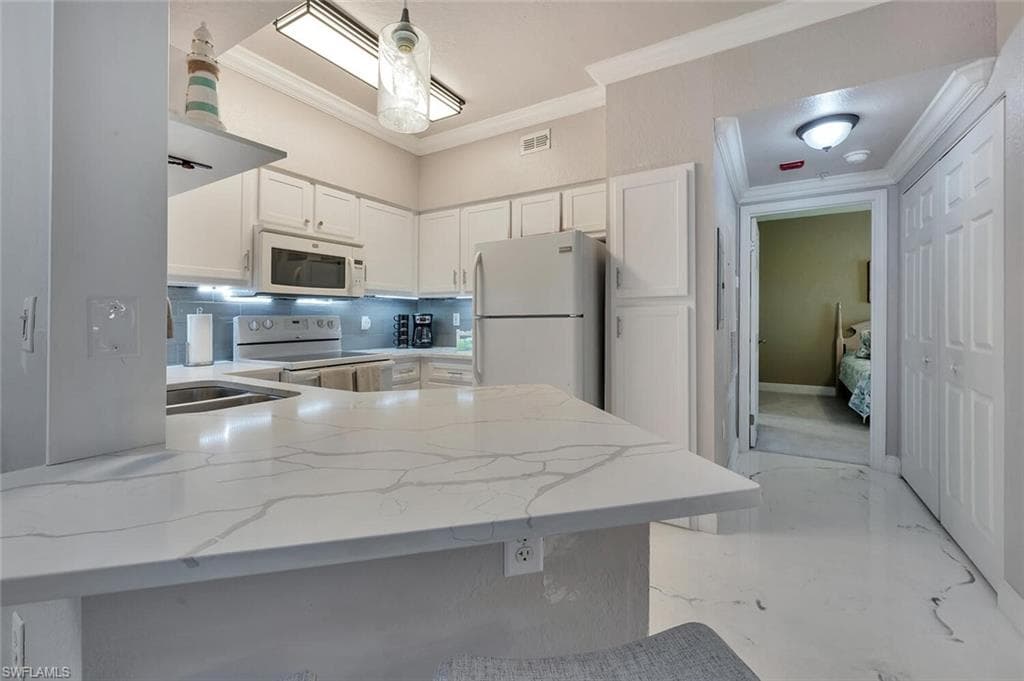 23520 Walden Center DR # 207, ESTERO FL 34134-7