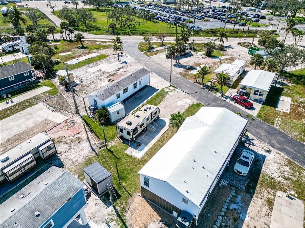 38 Helen LN, FORT MYERS BEACH FL 33931-1