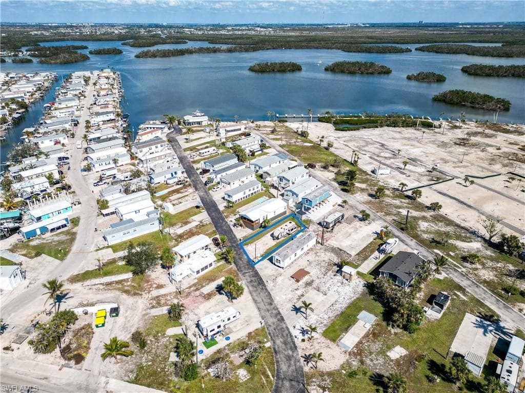 38 Helen LN, FORT MYERS BEACH FL 33931-4