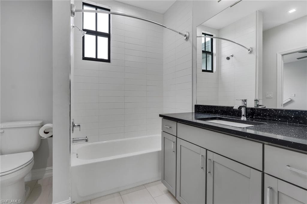 7501 Carnegie WAY, NAPLES FL 34119-30