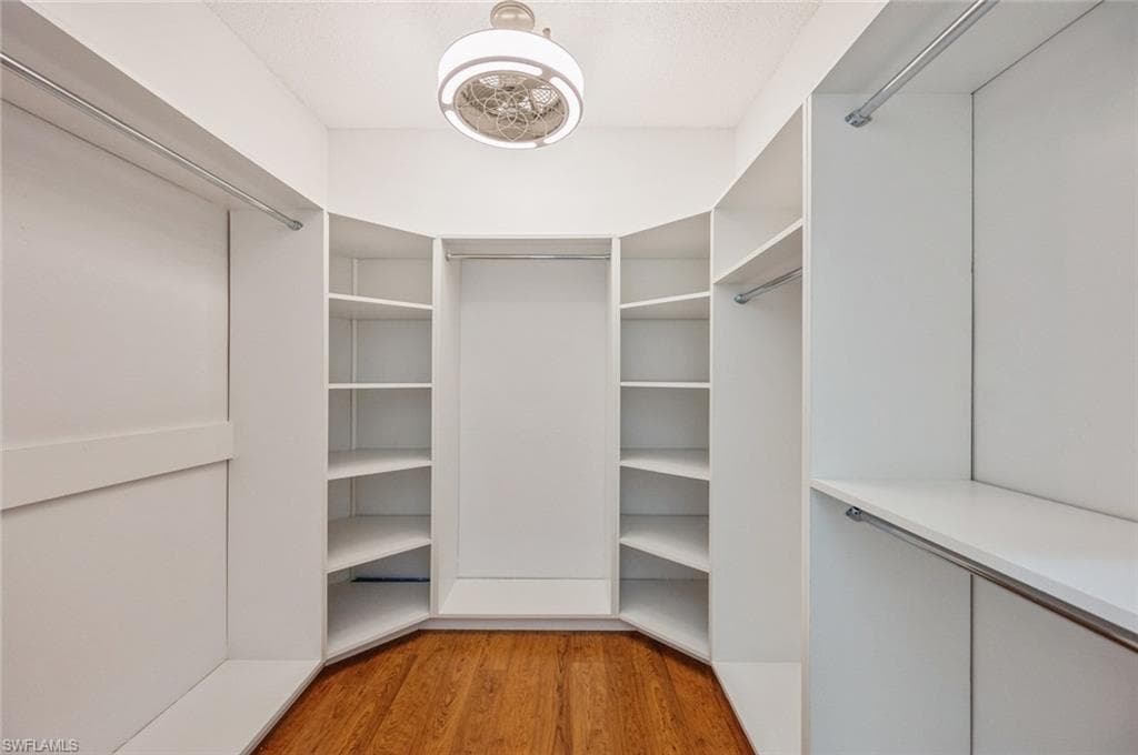 74 Silver Oaks CIR # 202, NAPLES FL 34119-22