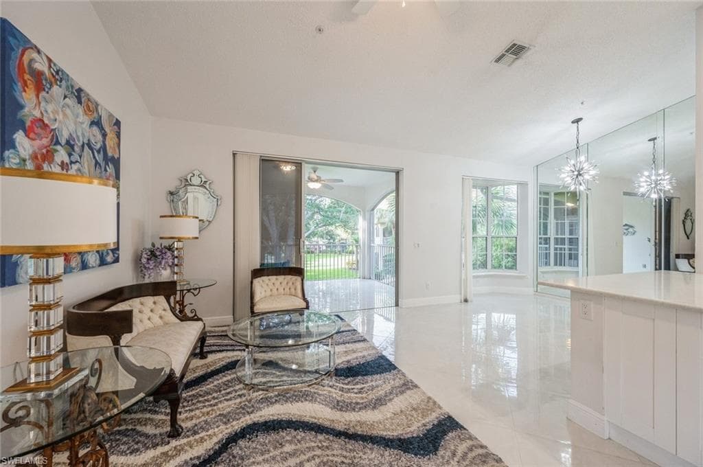74 Silver Oaks CIR # 202, NAPLES FL 34119-1