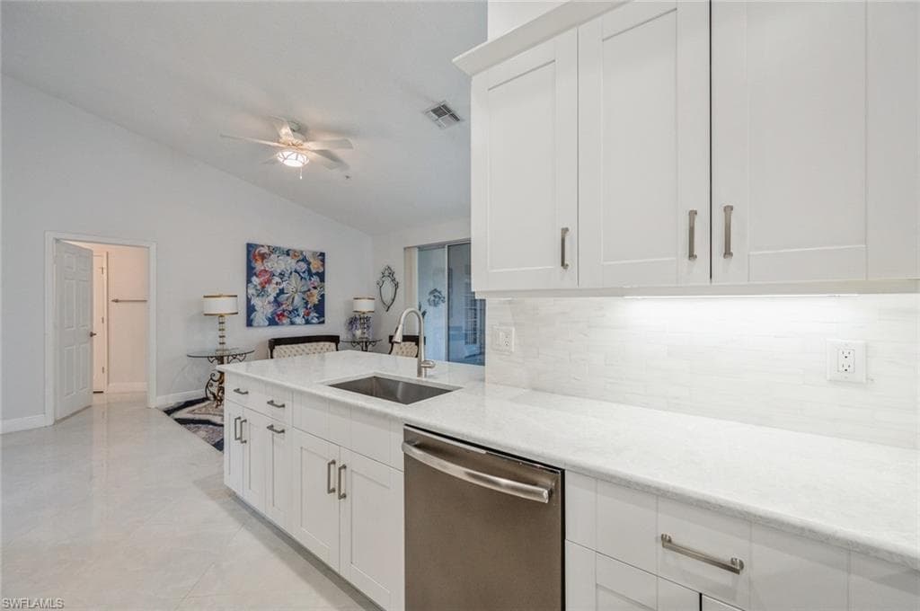 74 Silver Oaks CIR # 202, NAPLES FL 34119-11