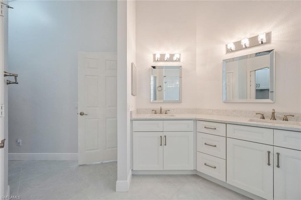 74 Silver Oaks CIR # 202, NAPLES FL 34119-19