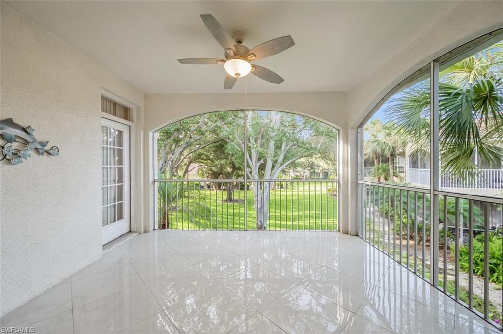 74 Silver Oaks CIR # 202, NAPLES FL 34119-13