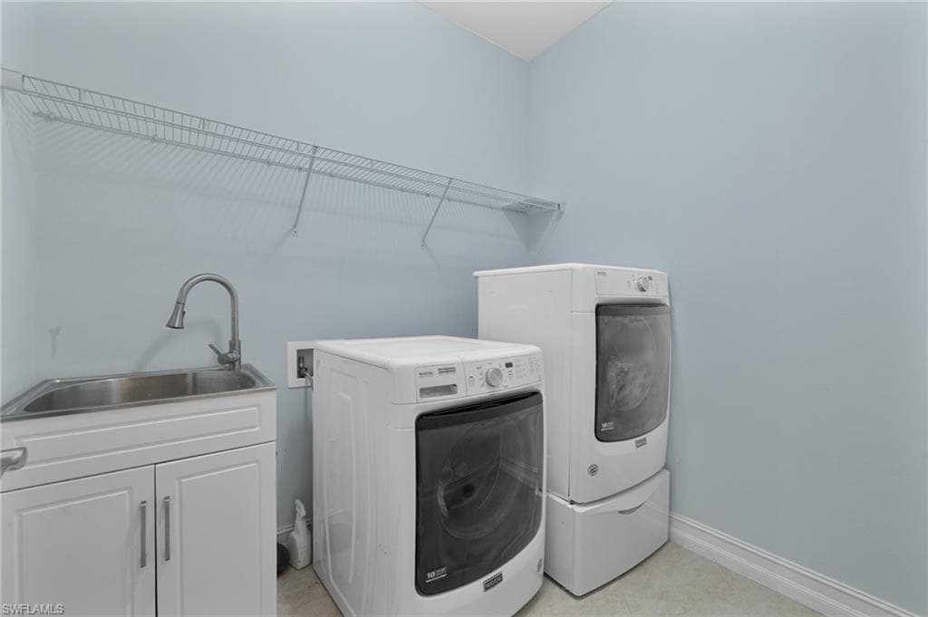 3289 Baravaldo CIR, CAPE CORAL FL 33909-13