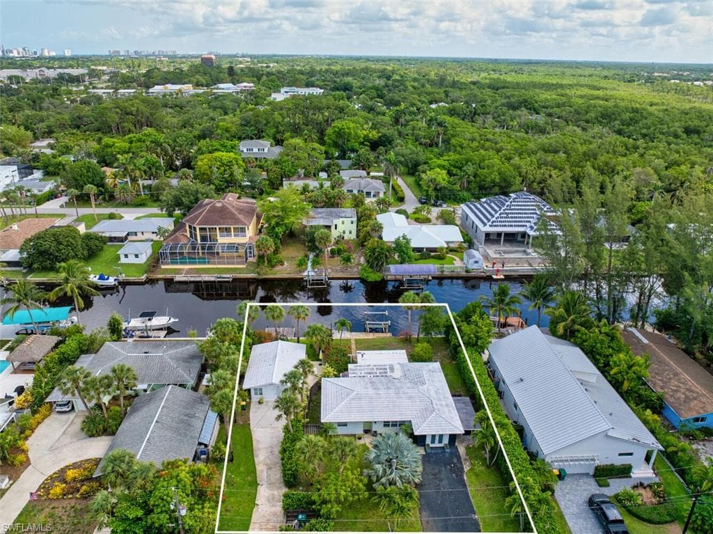 1483 Bembury DR, NAPLES FL 34102-2