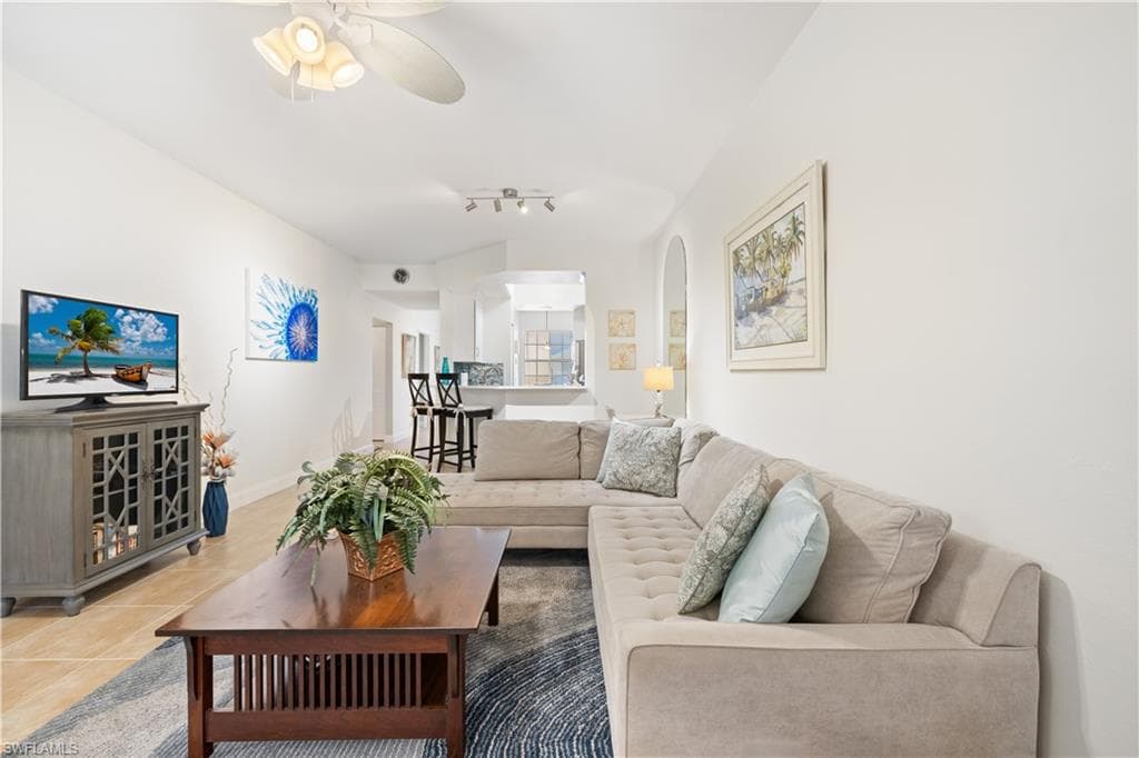 757 Wiggins Lake DR # 106, NAPLES FL 34110-14