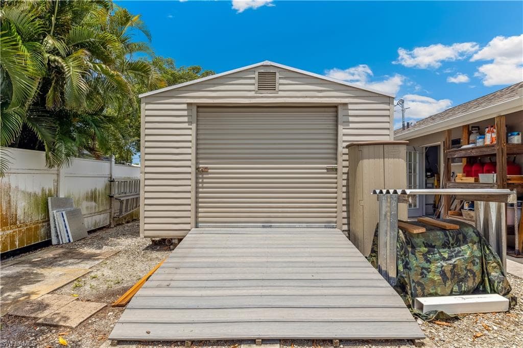 5654 Natoma DR, FORT MYERS FL 33919-18