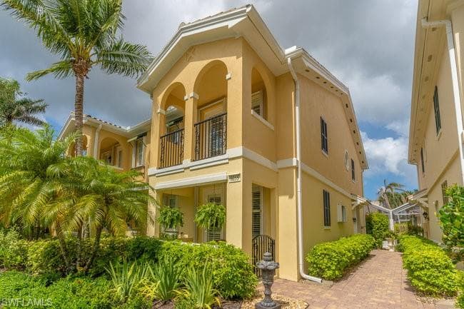 8055 Sorrento LN, NAPLES FL 34114-2