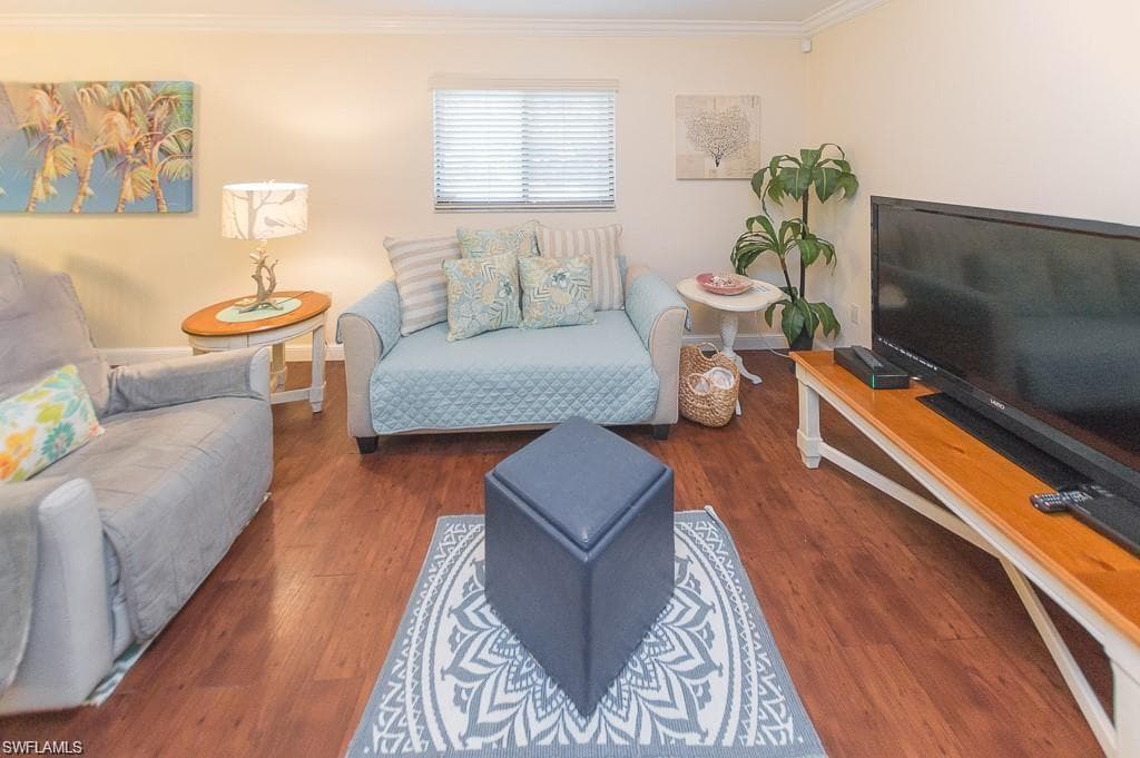 595 93rd AVE N, NAPLES FL 34108-5