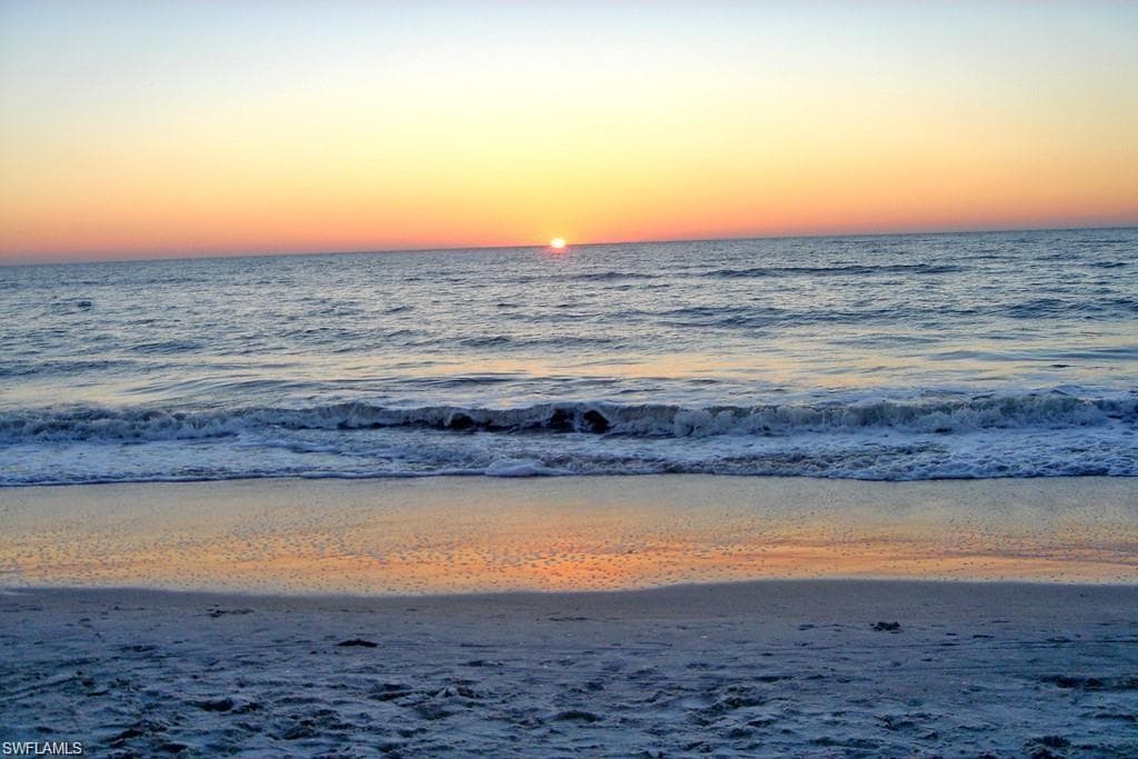 595 93rd AVE N, NAPLES FL 34108-23