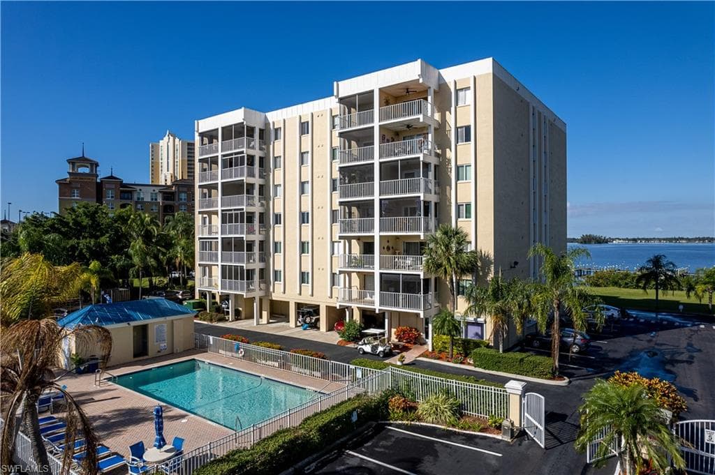 2885 Palm Beach BLVD # 105, FORT MYERS FL 33916-3