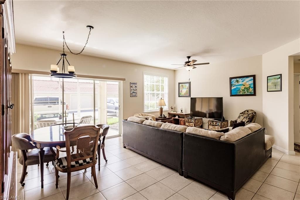 4700 Saint Croix LN # 318, NAPLES FL 34109-3