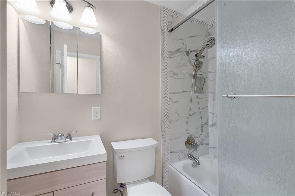 1141 S Alhambra CIR, NAPLES FL 34103-15