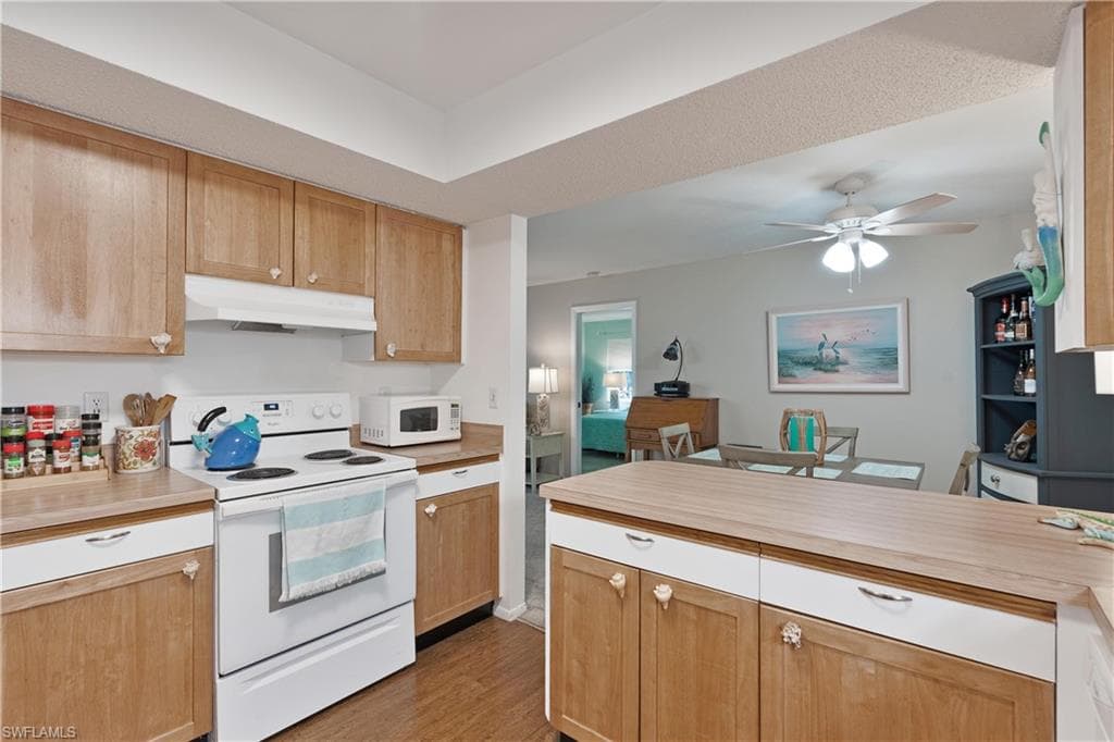 6108 Penny LN, BRADENTON FL 34207-12