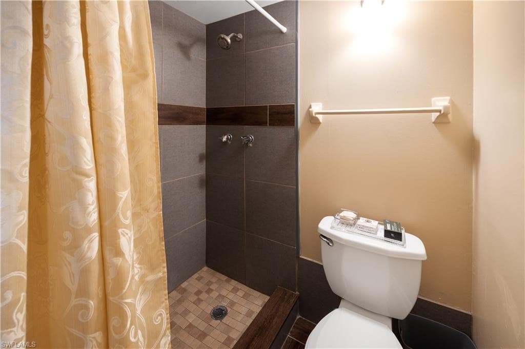 2366 E Mall DR # 217, FORT MYERS FL 33901-27