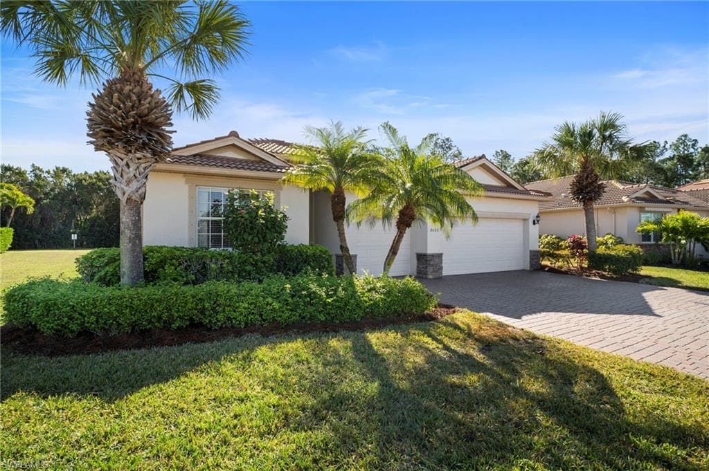 8088 Piedmont DR, NAPLES FL 34104-2