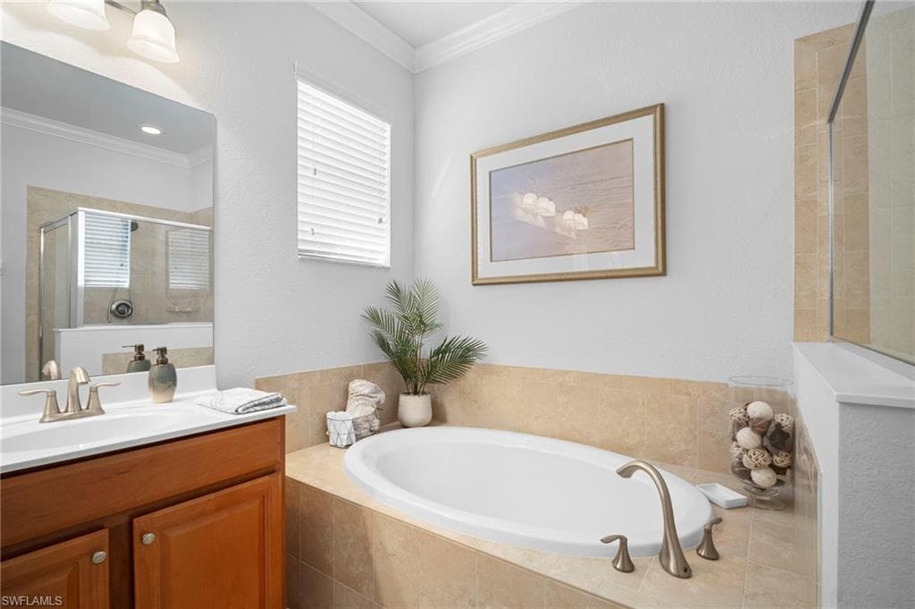 8088 Piedmont DR, NAPLES FL 34104-29