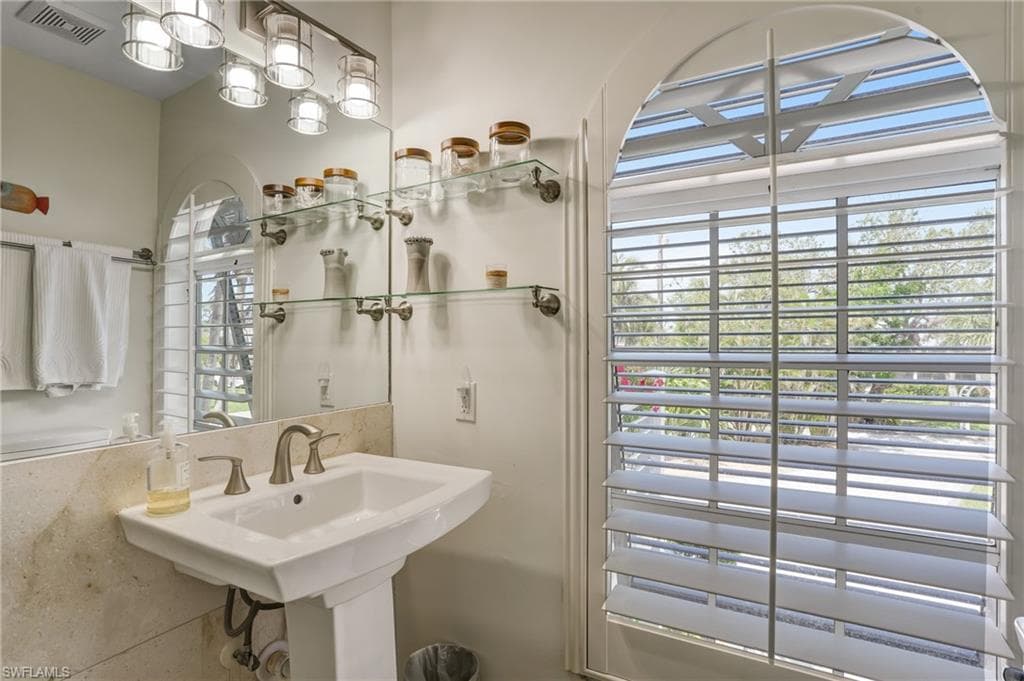 4031 Bayside RD, FORT MYERS BEACH FL 33931-21