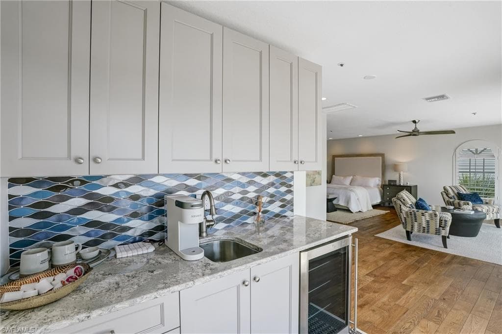 4031 Bayside RD, FORT MYERS BEACH FL 33931-17