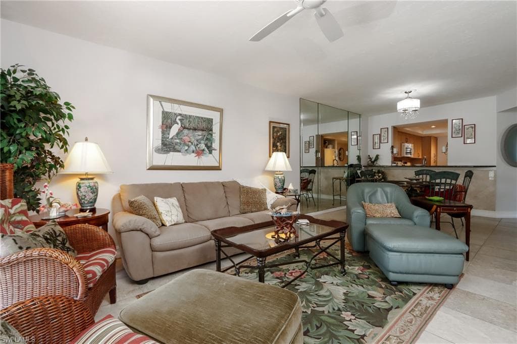 505 Lake Louise CIR # 101, NAPLES FL 34110-5