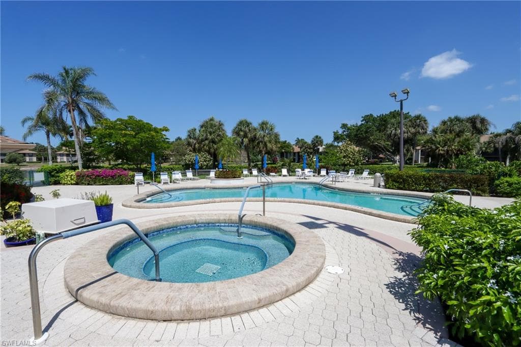 505 Lake Louise CIR # 101, NAPLES FL 34110-21