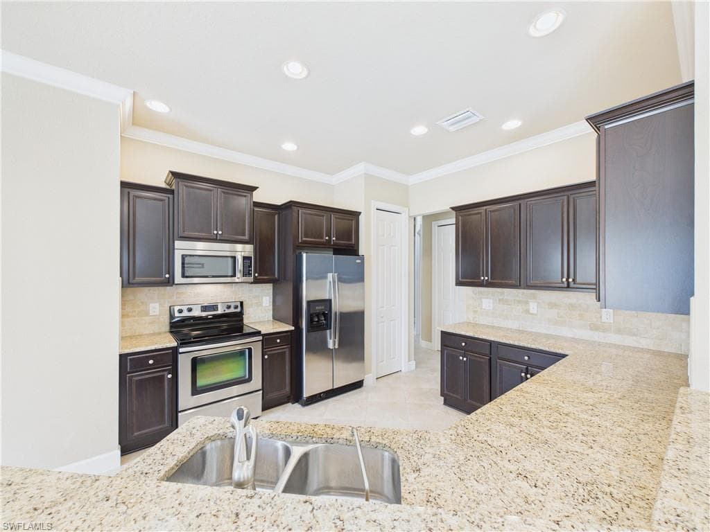 11217 Suffield ST, FORT MYERS FL 33913-6