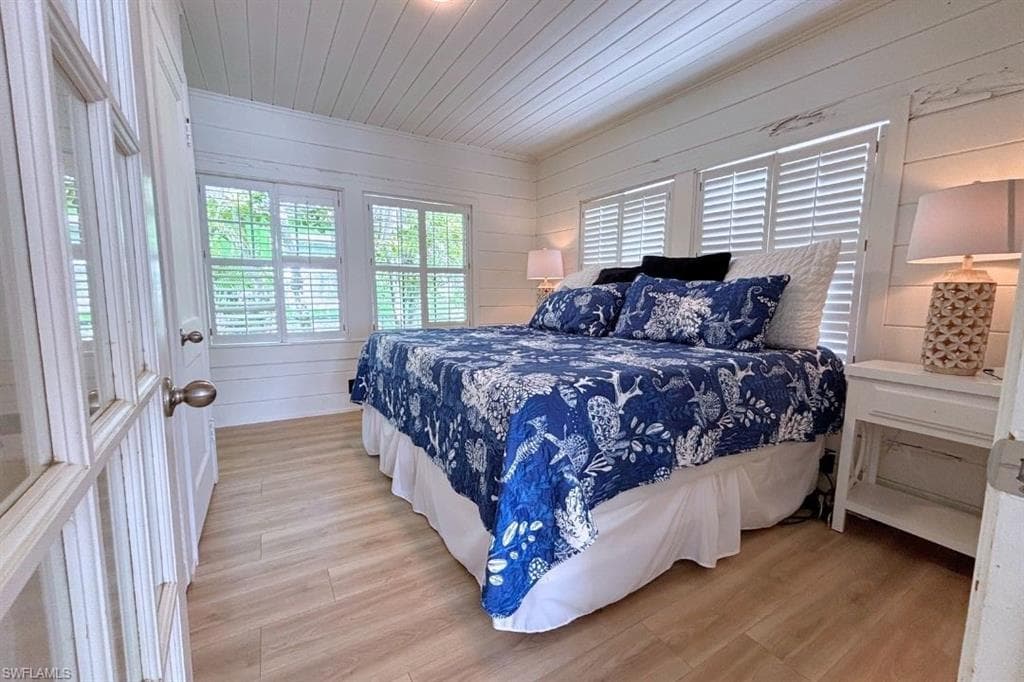 1012 Ridge ST, NAPLES FL 34103-5