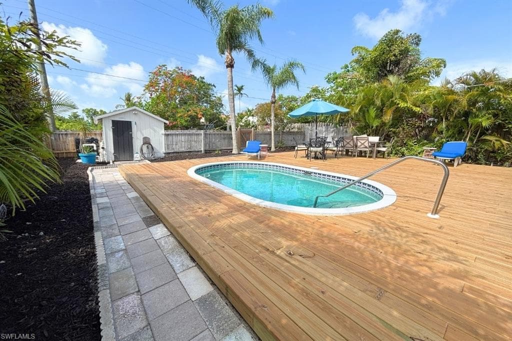 1012 Ridge ST, NAPLES FL 34103-14
