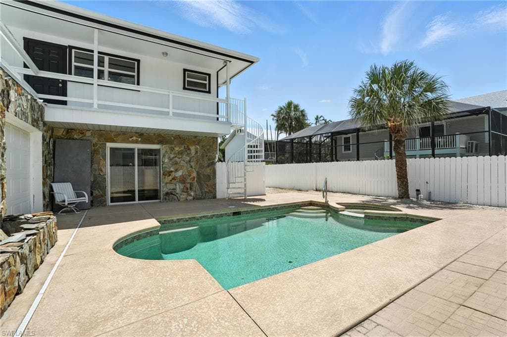 131 Bay Mar DR, FORT MYERS BEACH FL 33931-45