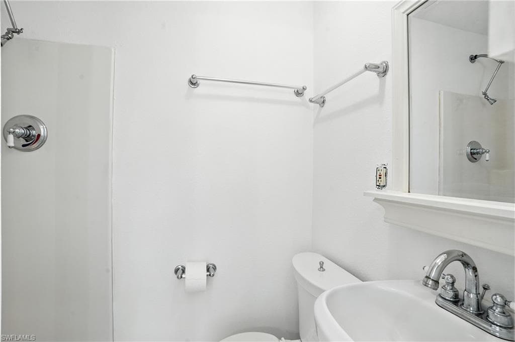 131 Bay Mar DR, FORT MYERS BEACH FL 33931-35