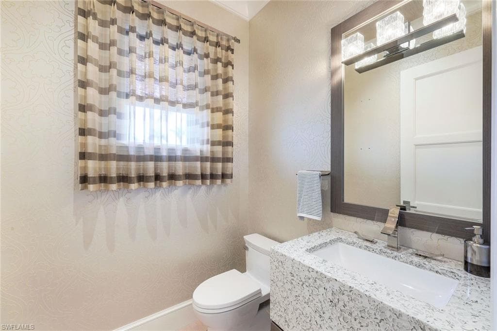 425 Harbour DR, NAPLES FL 34103-22