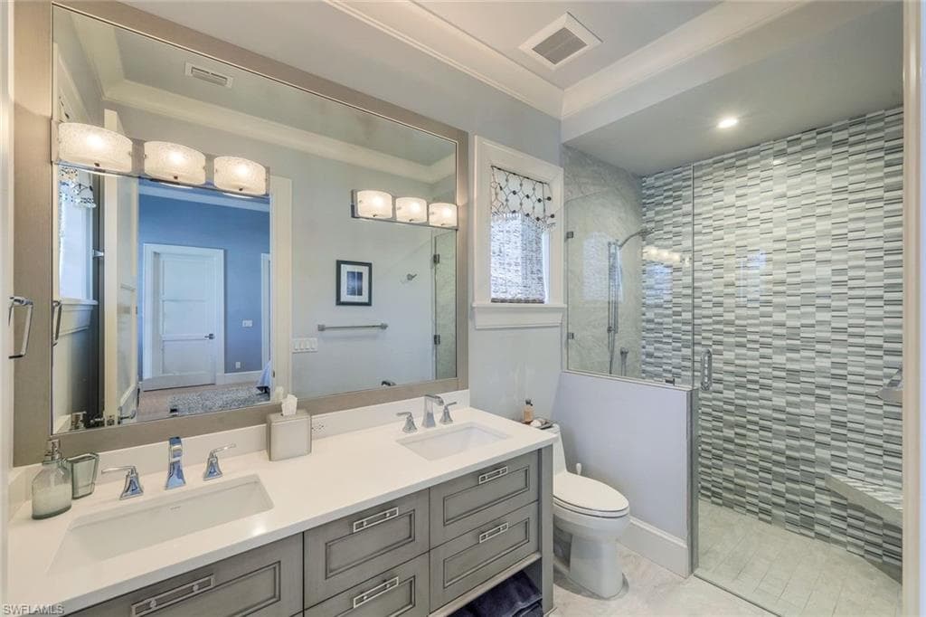 425 Harbour DR, NAPLES FL 34103-16