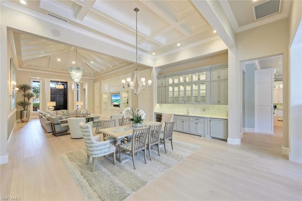 425 Harbour DR, NAPLES FL 34103-9