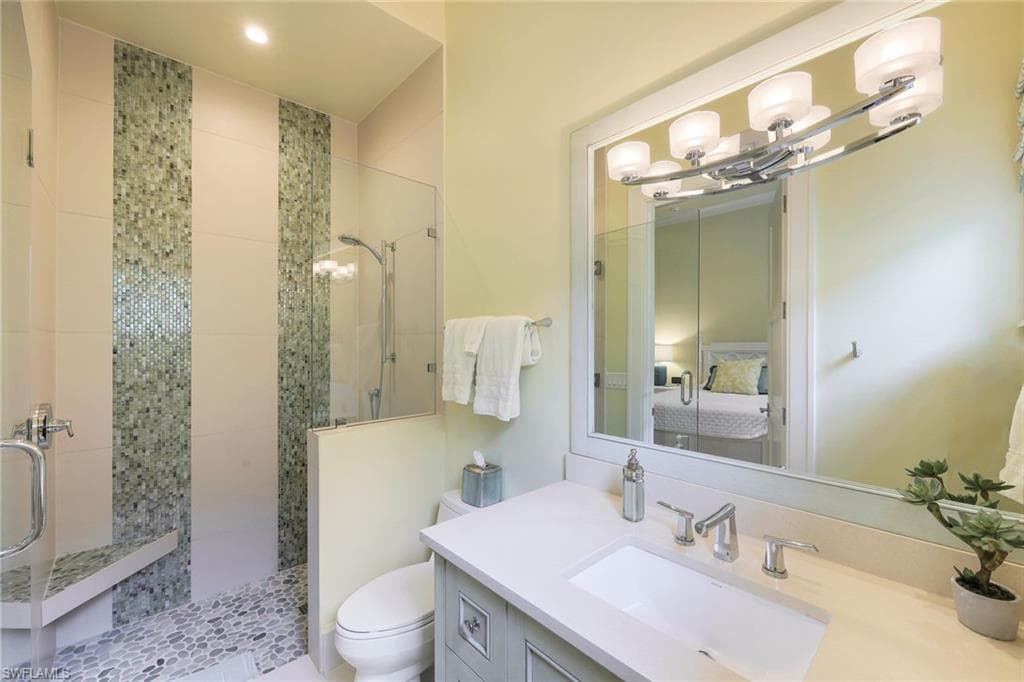 425 Harbour DR, NAPLES FL 34103-18