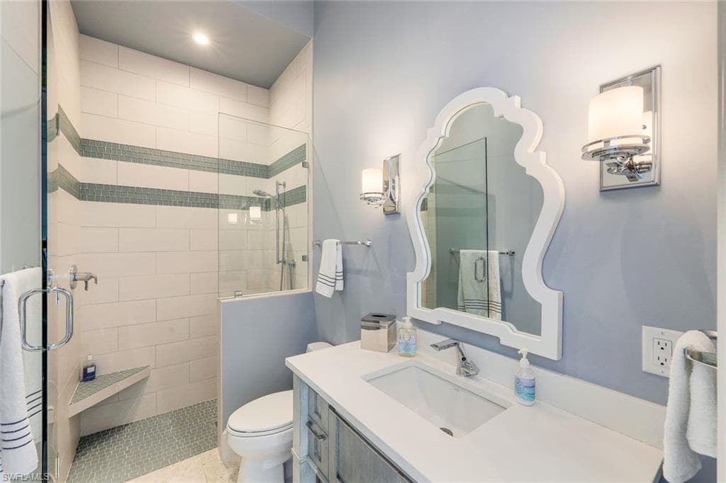 425 Harbour DR, NAPLES FL 34103-20