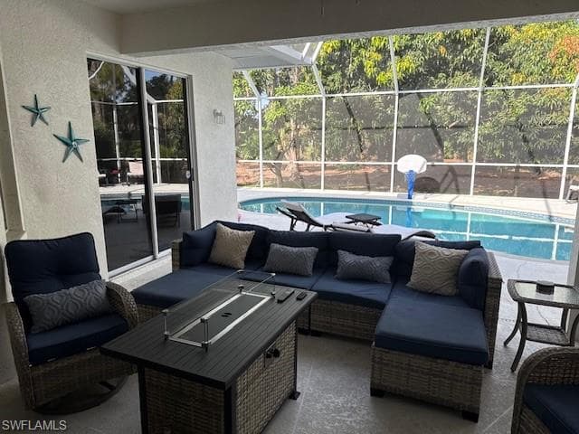 697 Crossfield CIR, NAPLES FL 34104-16