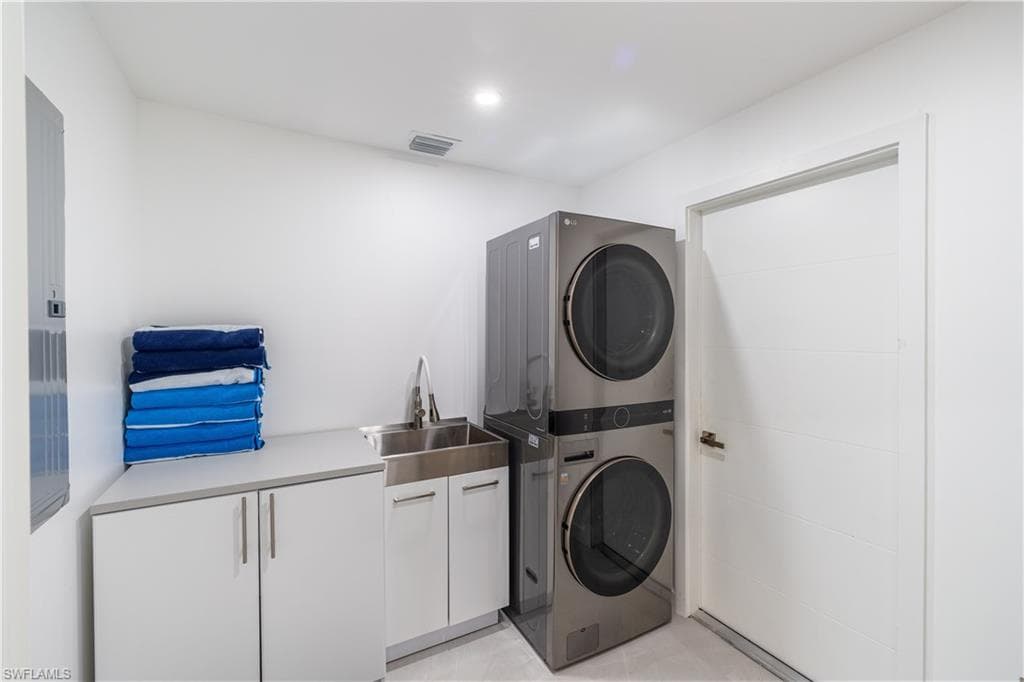 1575 Osprey AVE, NAPLES FL 34102-26