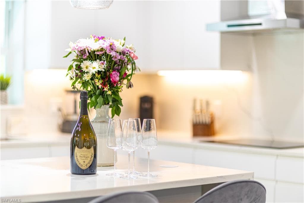 1575 Osprey AVE, NAPLES FL 34102-25