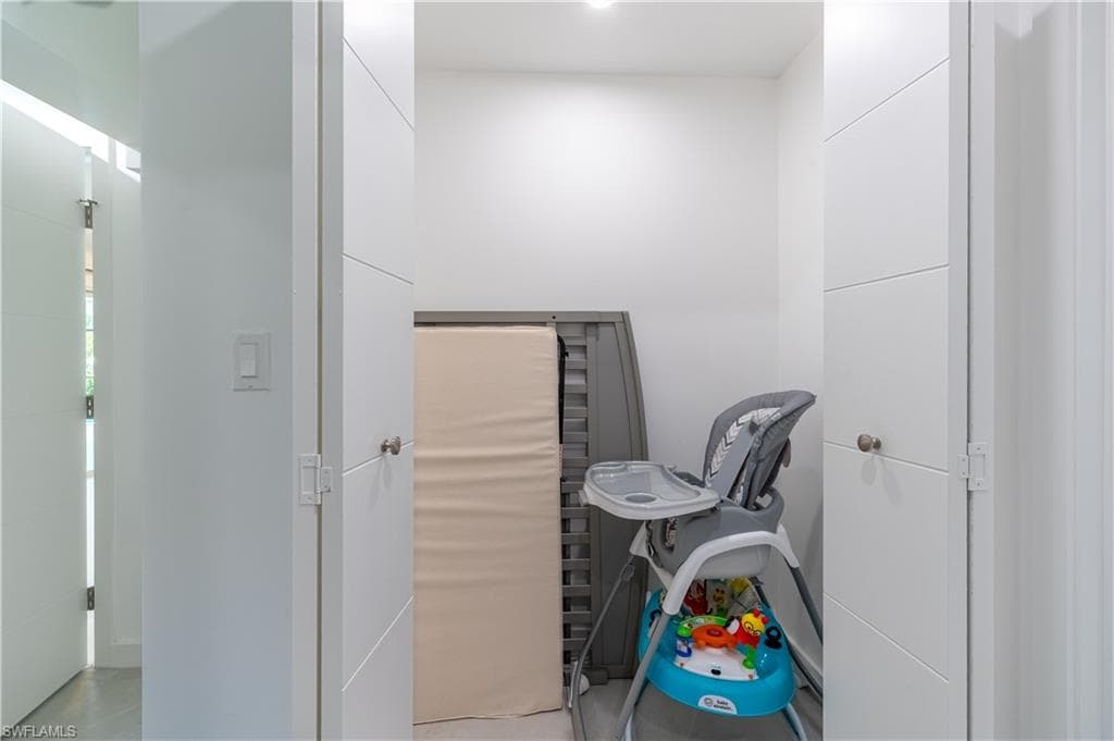 1575 Osprey AVE, NAPLES FL 34102-17