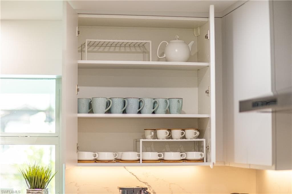 1575 Osprey AVE, NAPLES FL 34102-24