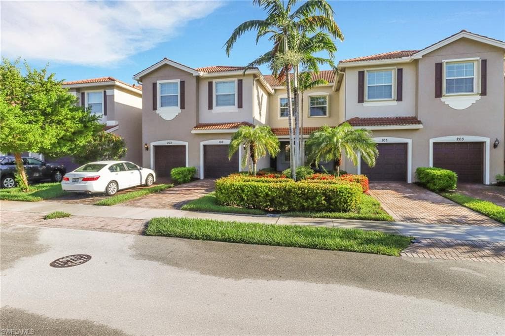 6526 Monterey PT # 102, NAPLES FL 34105-24