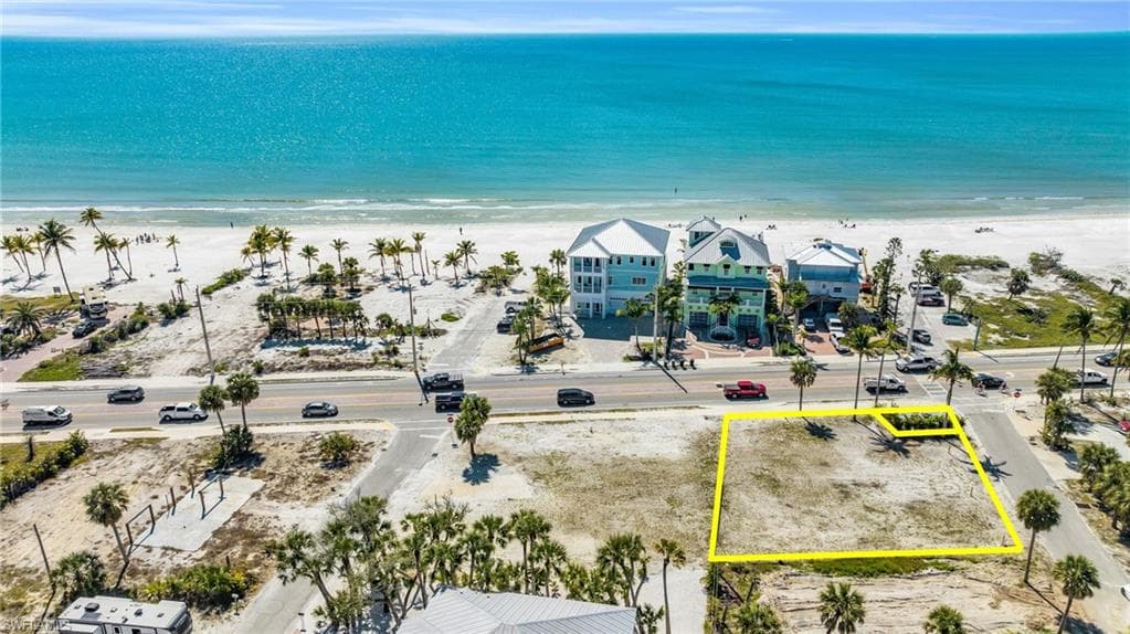 96 Hercules DR, FORT MYERS BEACH FL 33931-2