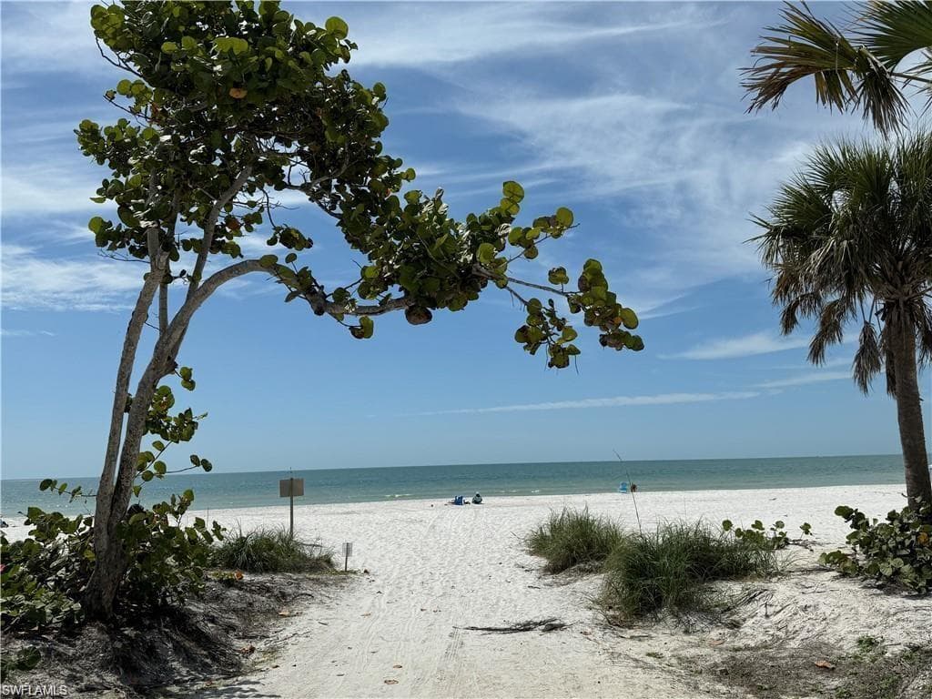 96 Hercules DR, FORT MYERS BEACH FL 33931-4
