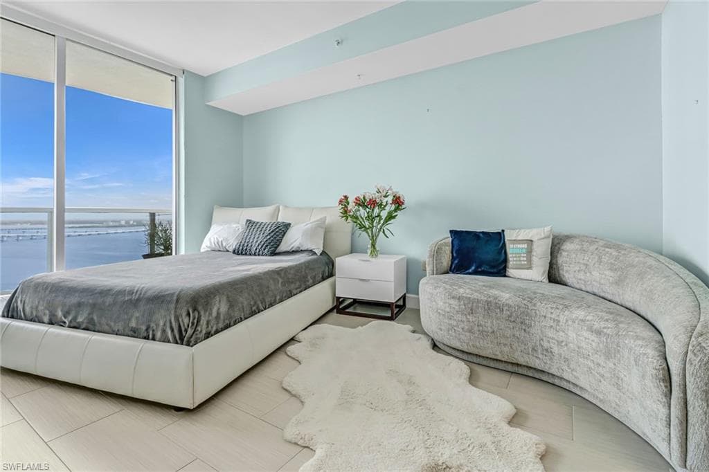 3000 Oasis Grand BLVD # 2205, FORT MYERS FL 33916-16